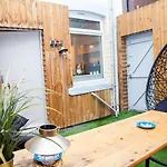 Liverpool City Grandeur By Sheryl - Close To City Center, Anfield Stadium And Airport With Free Business Super Fast Fibre Broadband