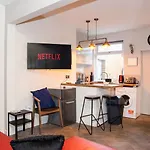 Liverpool City Grandeur By Sheryl - Close To City Center, Anfield Stadium And Airport With Free Business Super Fast Fibre Broadband